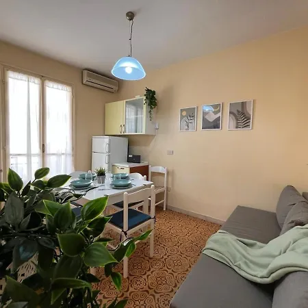 100m Dal Mare, Garage, Terrazza & Ac, Sea Nest Apartment Alassio