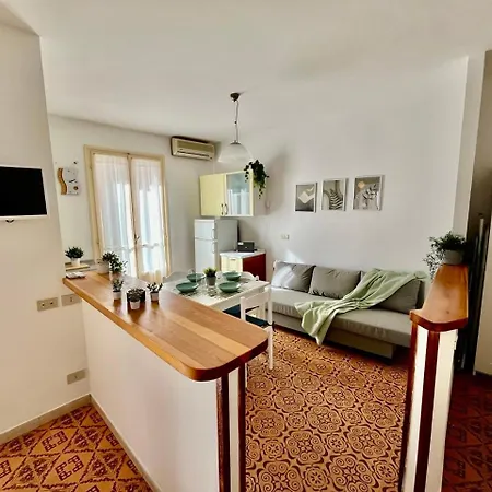 דירה 100m Dal Mare, Garage, Terrazza & Ac, Sea Nest *